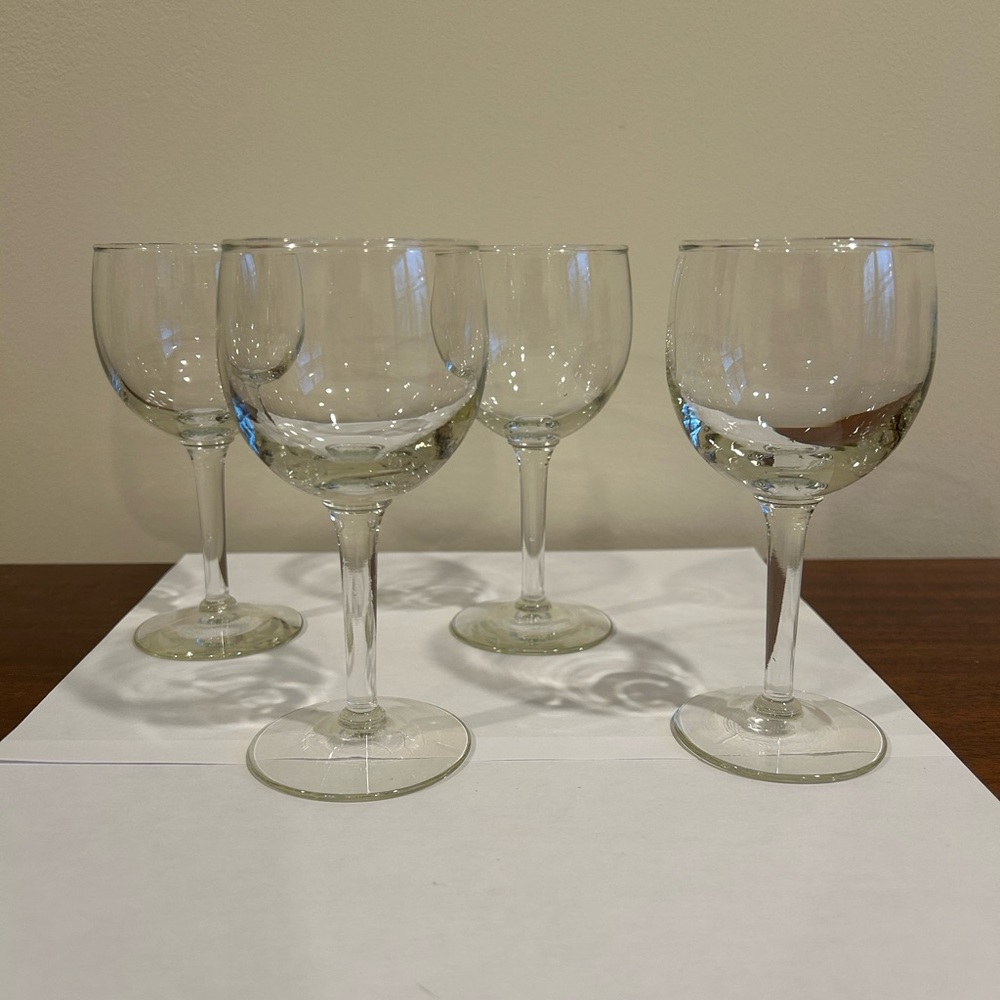 Vintage wine glasses - set of 4